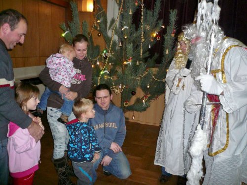 Mikulášské zpívání u stromečku - 3.12.2010